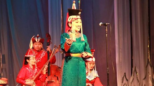 Д.Дугармаа: Ардын дууны үг нь аргадаж, ая зэмлээд байх шиг санагддаг